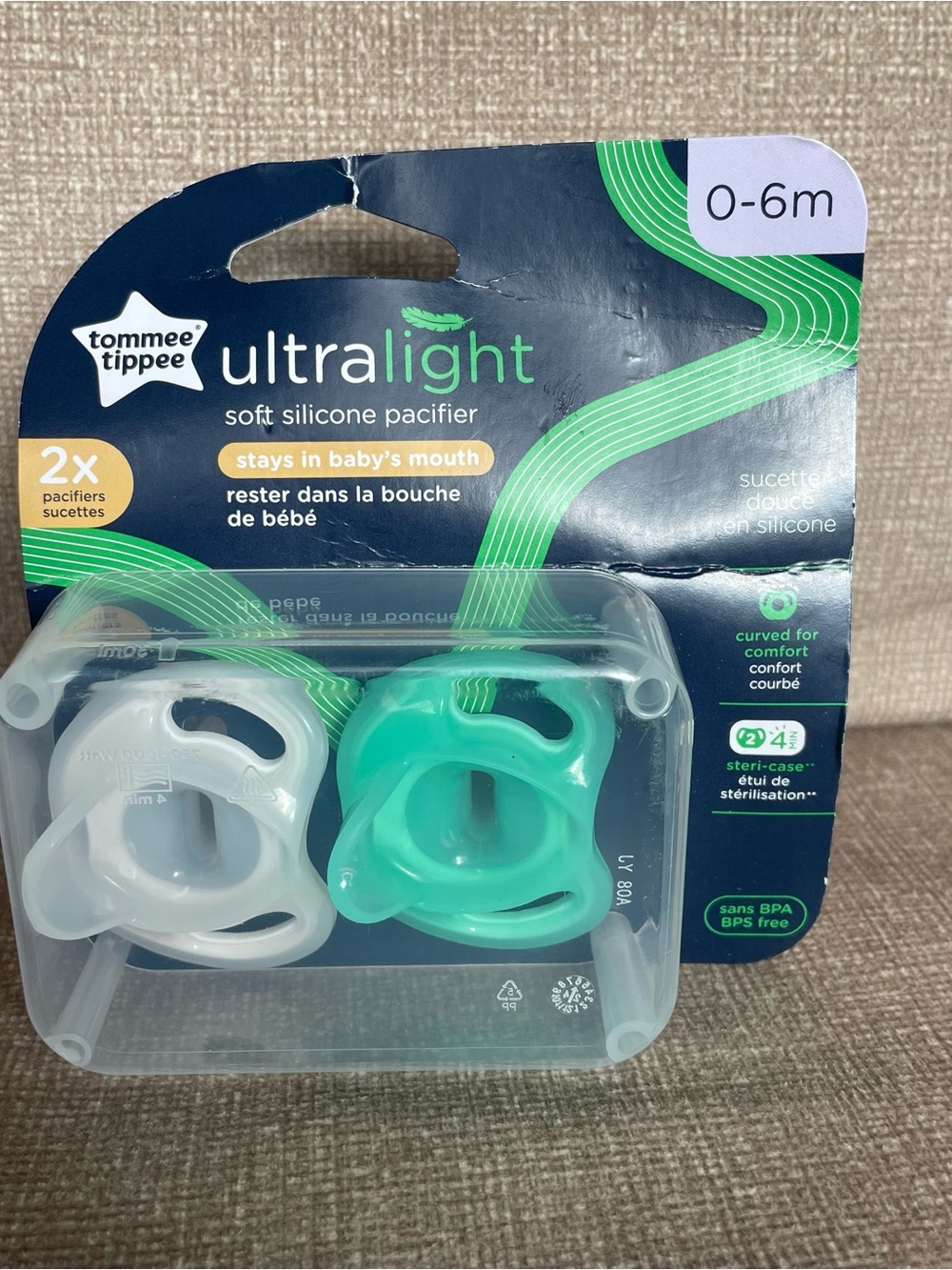 Tommee Tippee Ultralight Soft Silicone Pacifier 0-6m - White & Mint